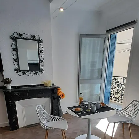 Lejlighed De La Comedie, 1er Etage *