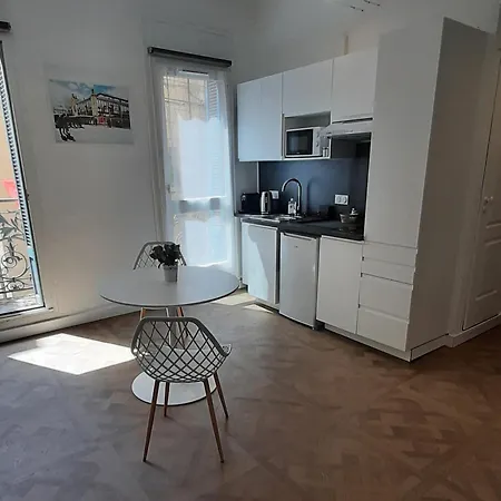 De La Comedie, 1er Etage