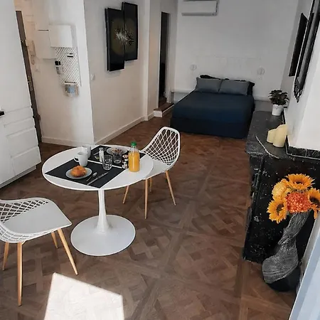 De La Comedie, 1er Etage Narbonne