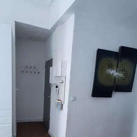 De La Comedie, 1er Etage *